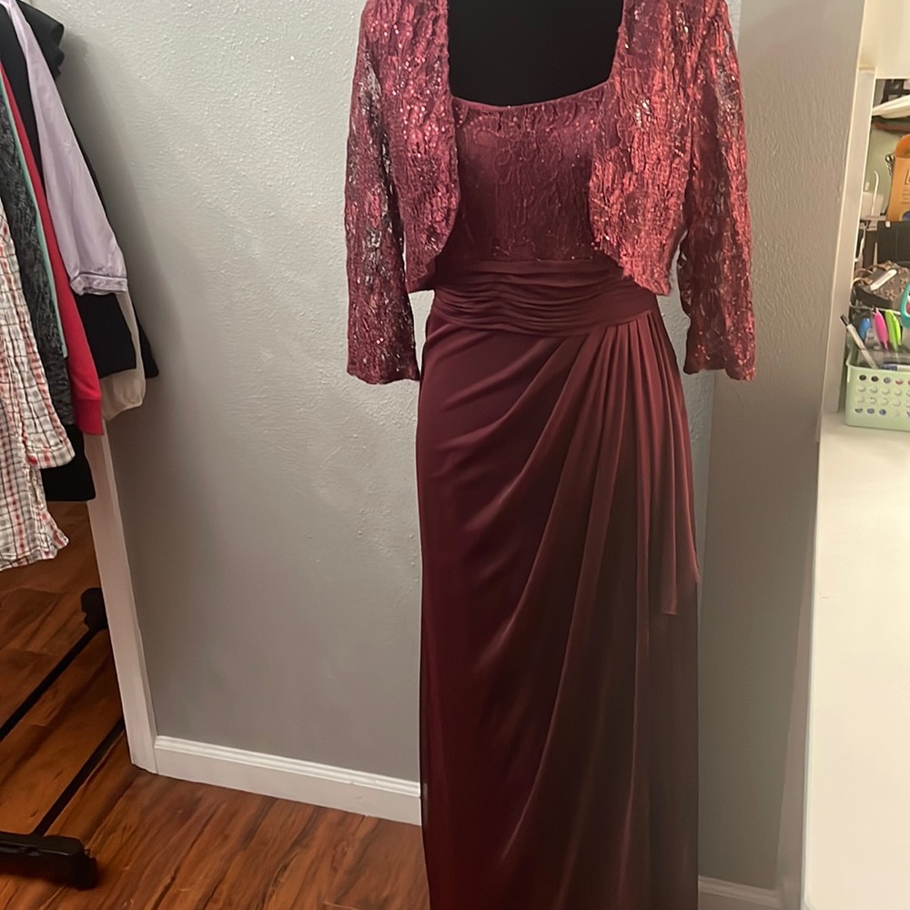 EVA Gown - Picture 2 of 16